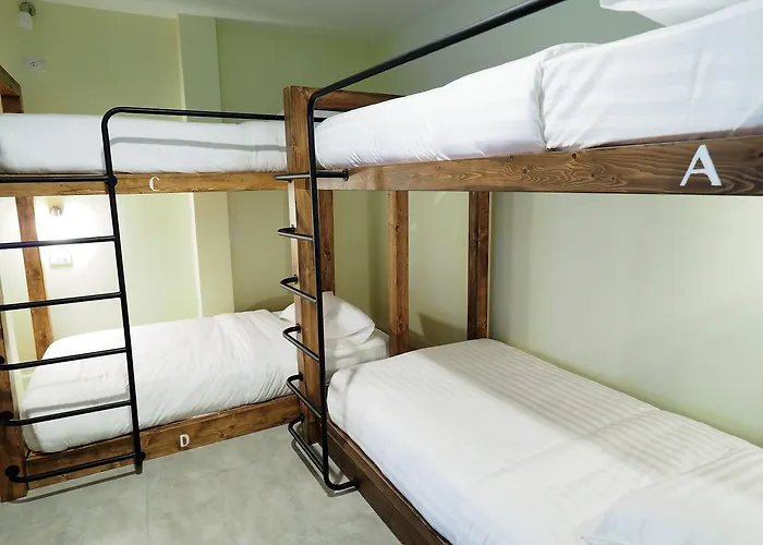 Siri Poshtel
