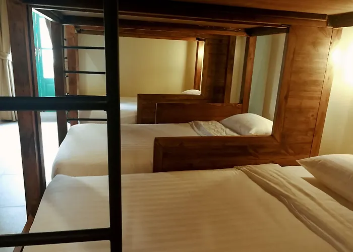 Siri Poshtel Hostel