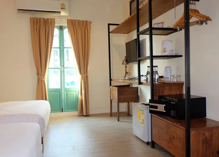 Siri Poshtel